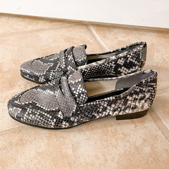 Marc Fisher Snakeskin Flats - Picture 2 of 8